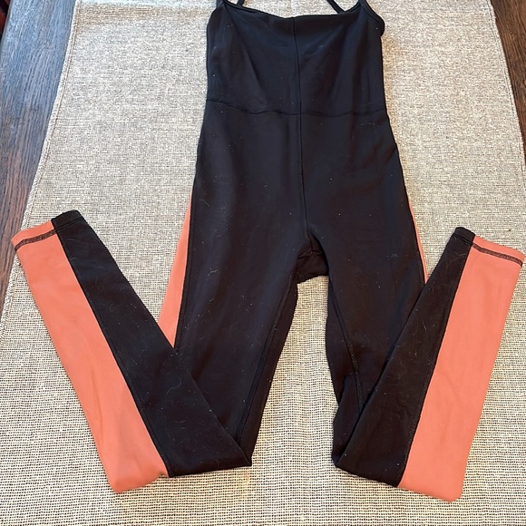 Wilfred Free Divinity Jumpsuit Size xxs black with coral stripe on leg - Picture 4 of 9